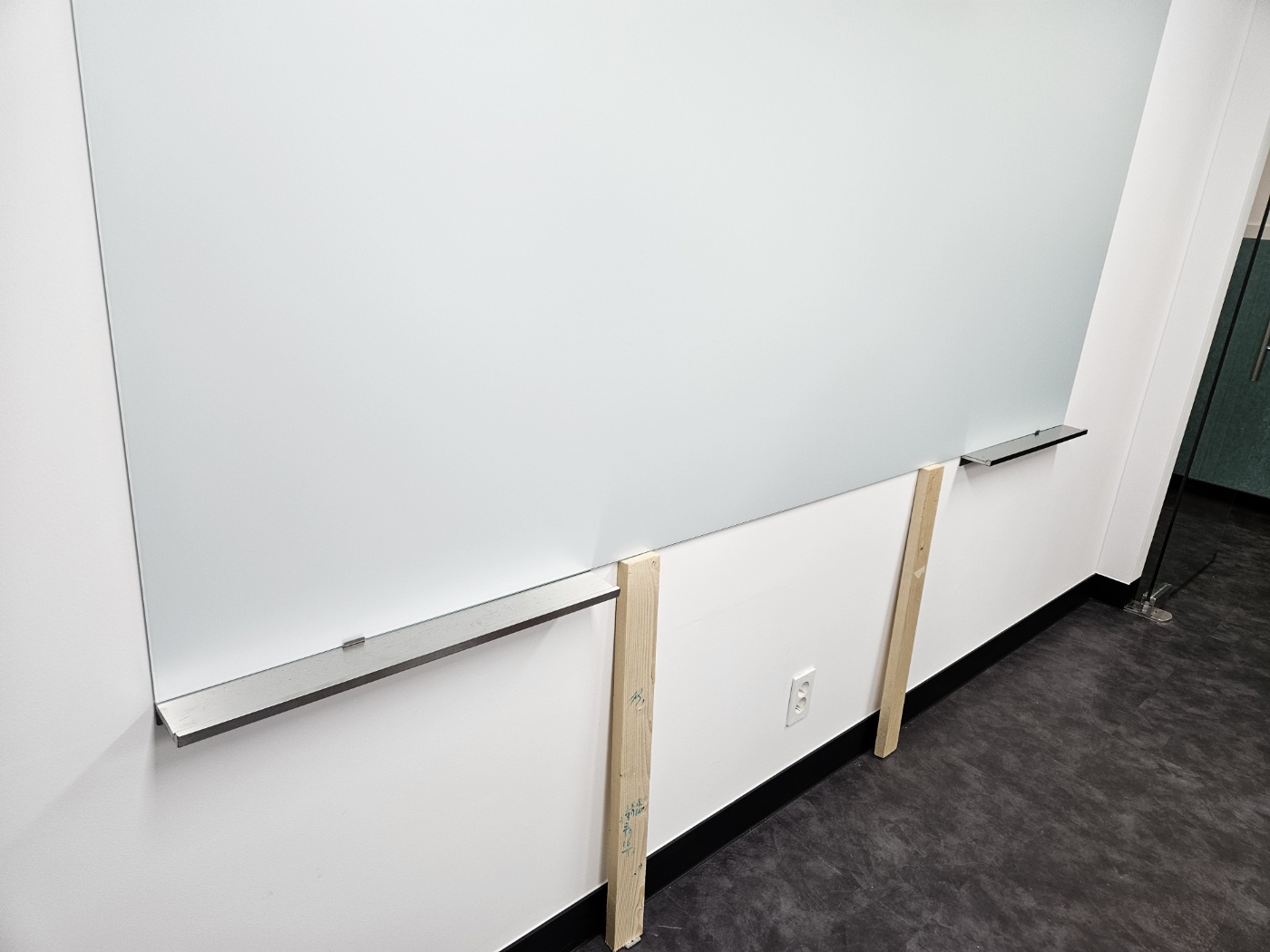 UC-2 스크린 유리보드