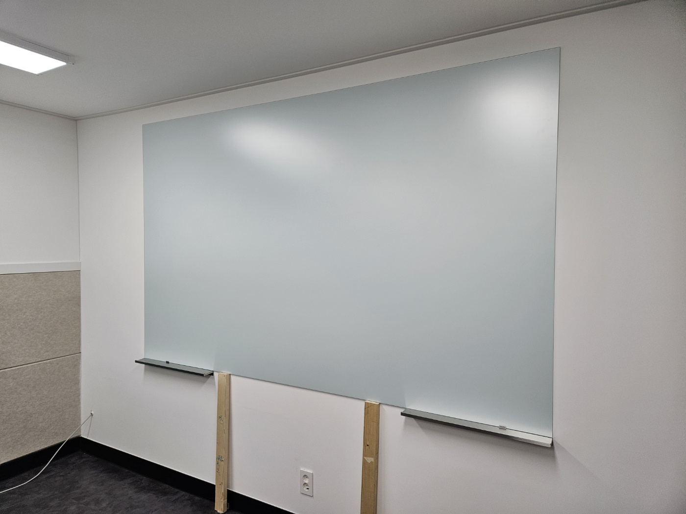 UC-2 스크린 유리보드